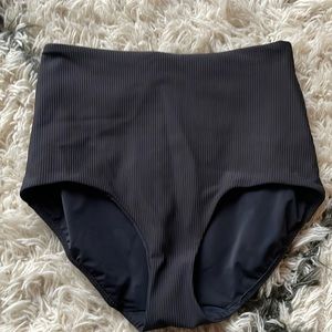 Lululemon High-waisted swim bottoms